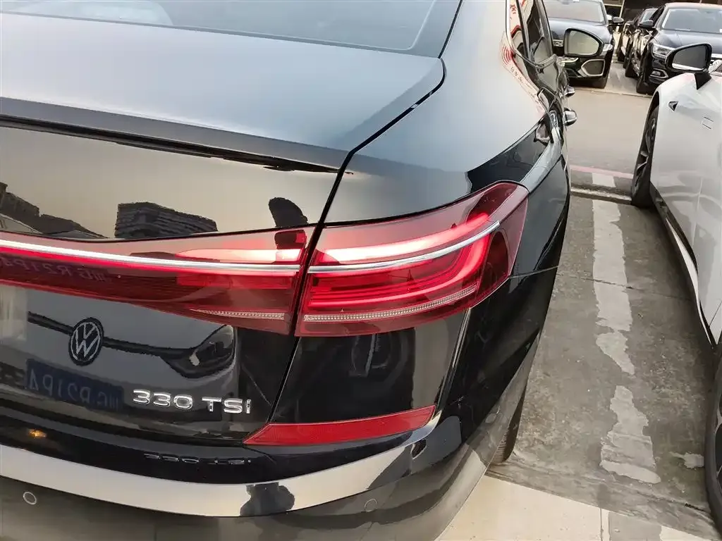 Volkswagen Passat — фото 8