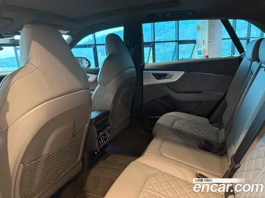 Audi Q8 2022 из KR, фото 8