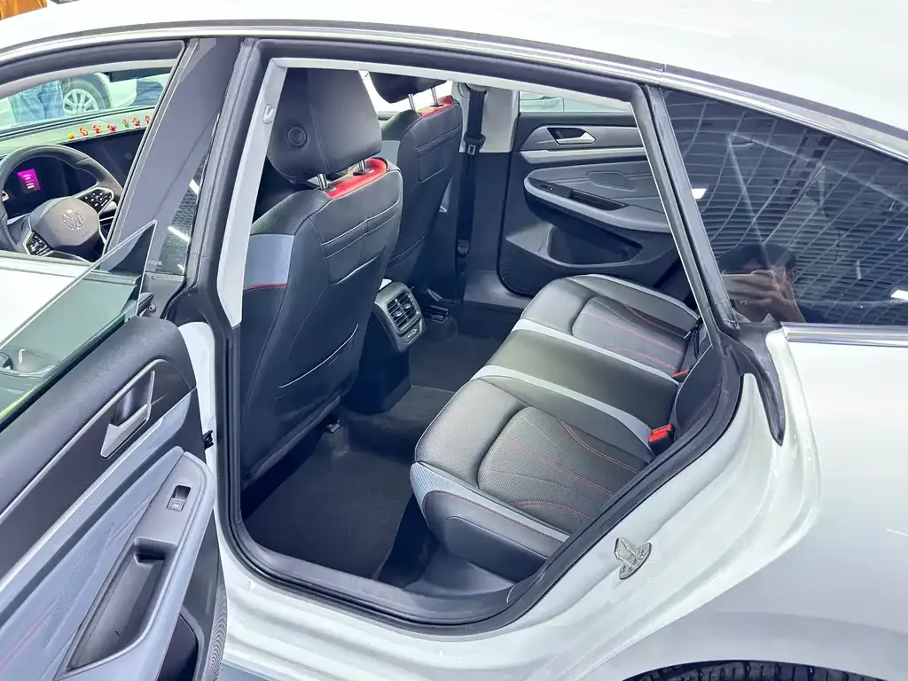 Volkswagen Lamando 2024 из CN, фото 9