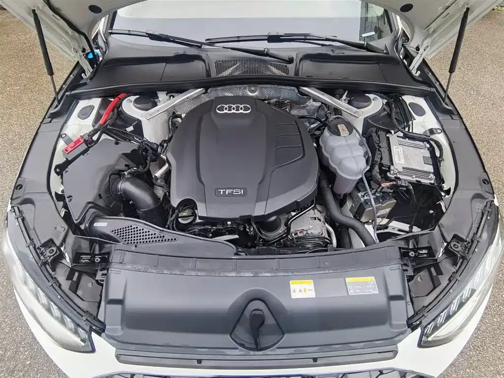 Audi A4L 2021 из CN, фото 6