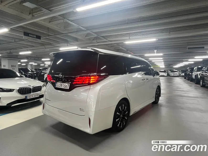 Toyota Alphard — фото 2