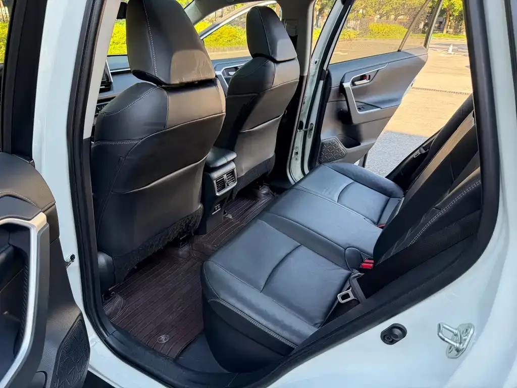 Toyota RAV4 2021 из CN, фото 5