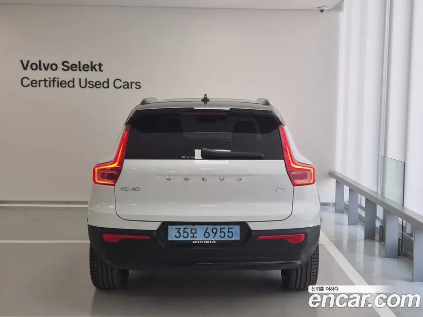 Volvo XC40 — фото 4