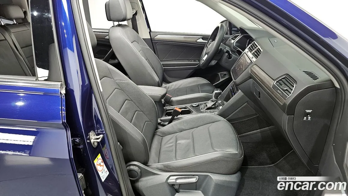 Volkswagen Tiguan — фото 10