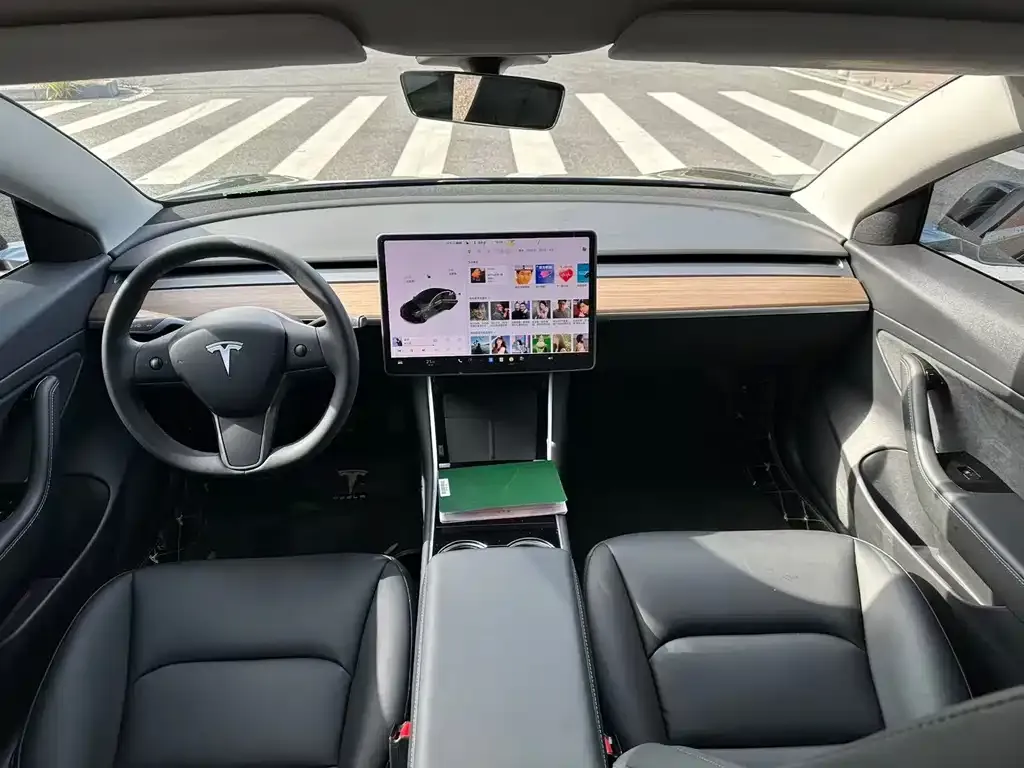 Tesla Model 3 — фото 7