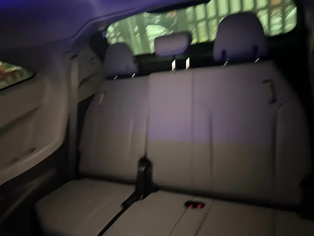 Toyota Granvia 2023 из CN, фото 10