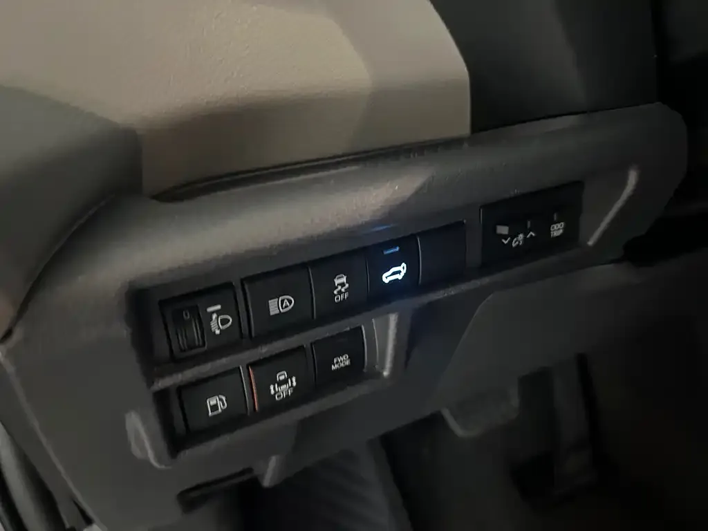 Toyota Granvia 2023 из CN, фото 5