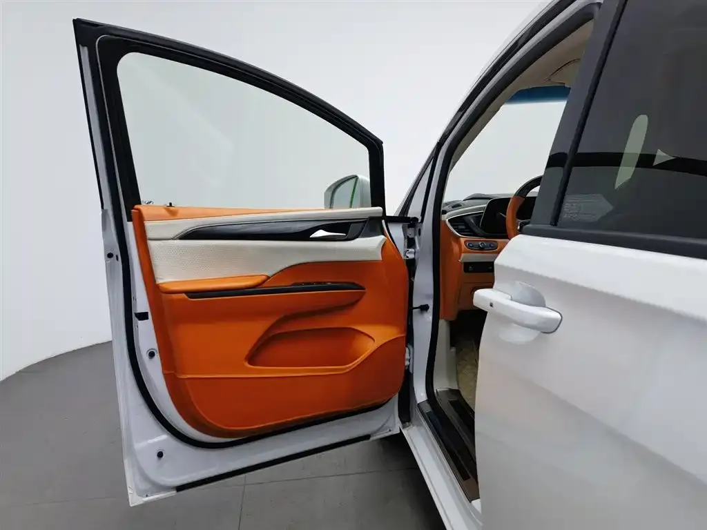 Buick GL8 2023 из CN, фото 8