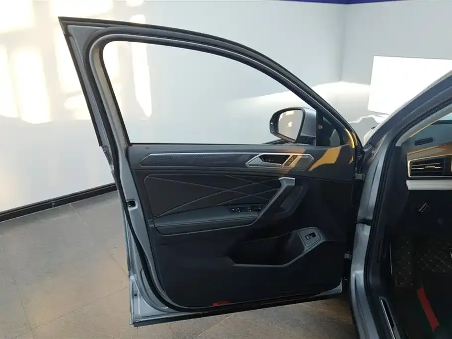 Volkswagen Tiguan L 2021 из CN, фото 7