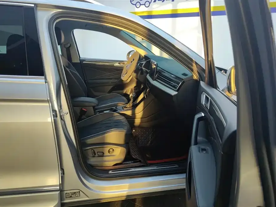 Volkswagen Tiguan L 2021 из CN, фото 8