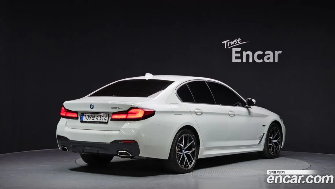 BMW 5-Series 2022 из KR, фото 2