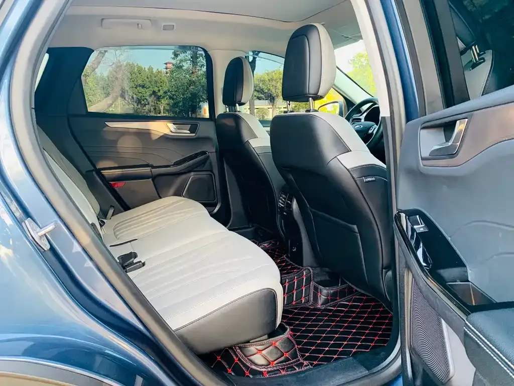 Ford Escape 2023 из CN, фото 10