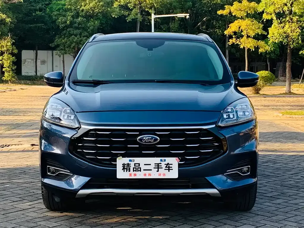 Ford Escape 2023 из CN, фото 2