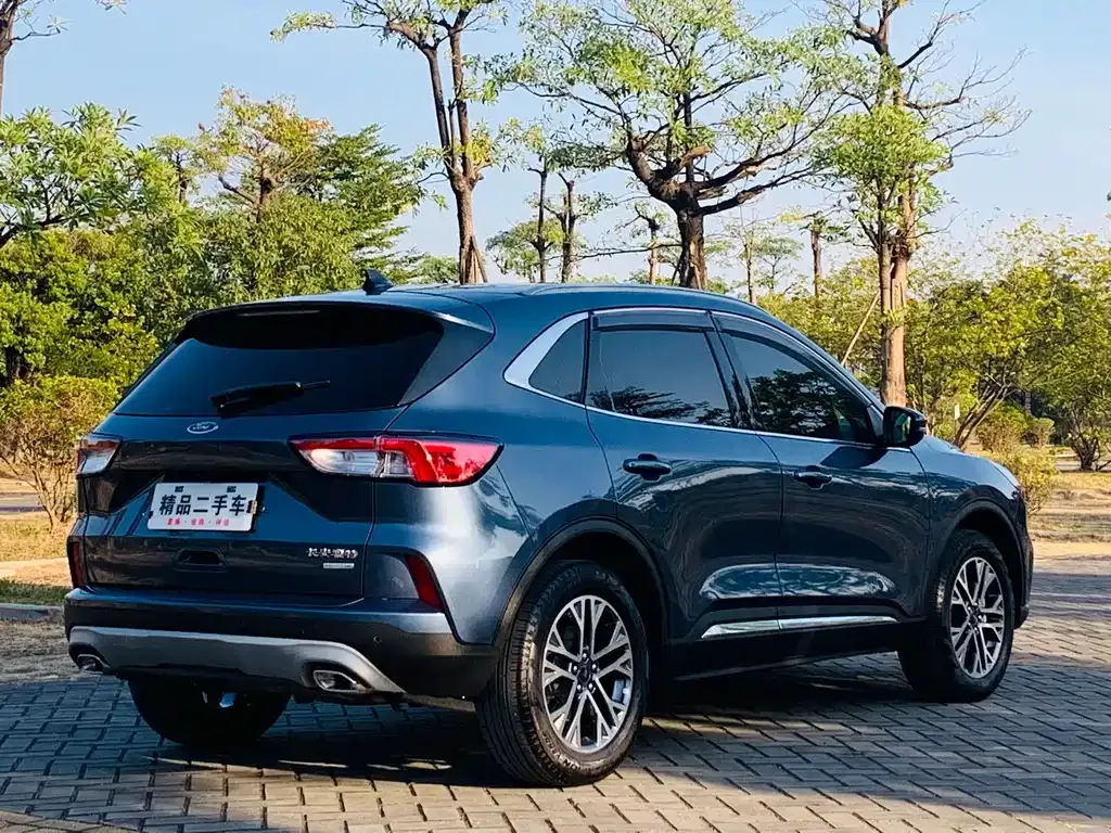 Ford Escape 2023 из CN, фото 5