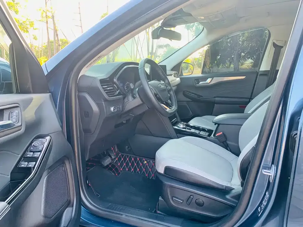 Ford Escape 2023 из CN, фото 8