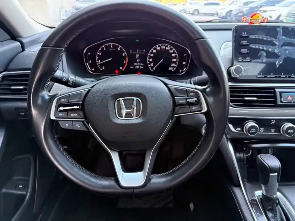 Honda Accord — фото 10