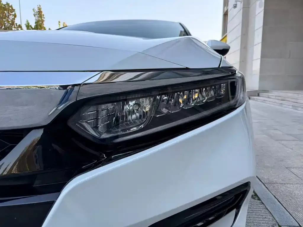 Honda Accord — фото 4