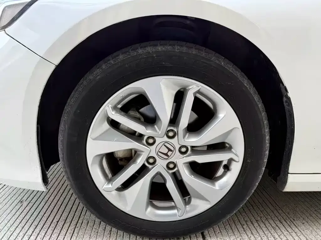 Honda Accord — фото 5