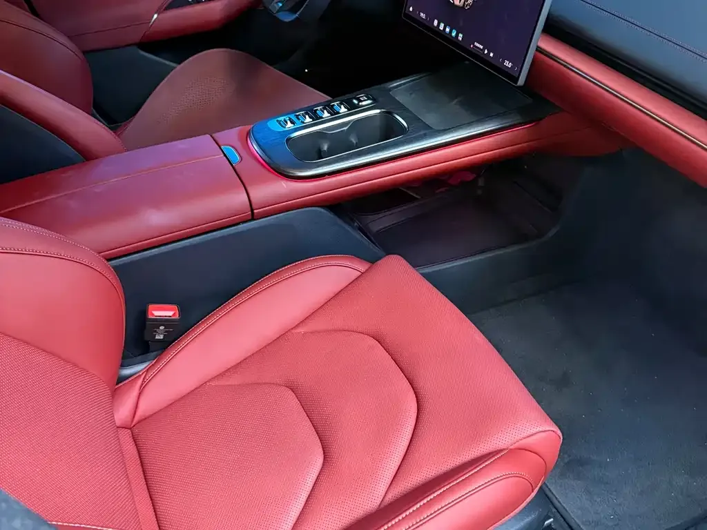 Xiaomi SU7 2025 из CN, фото 5