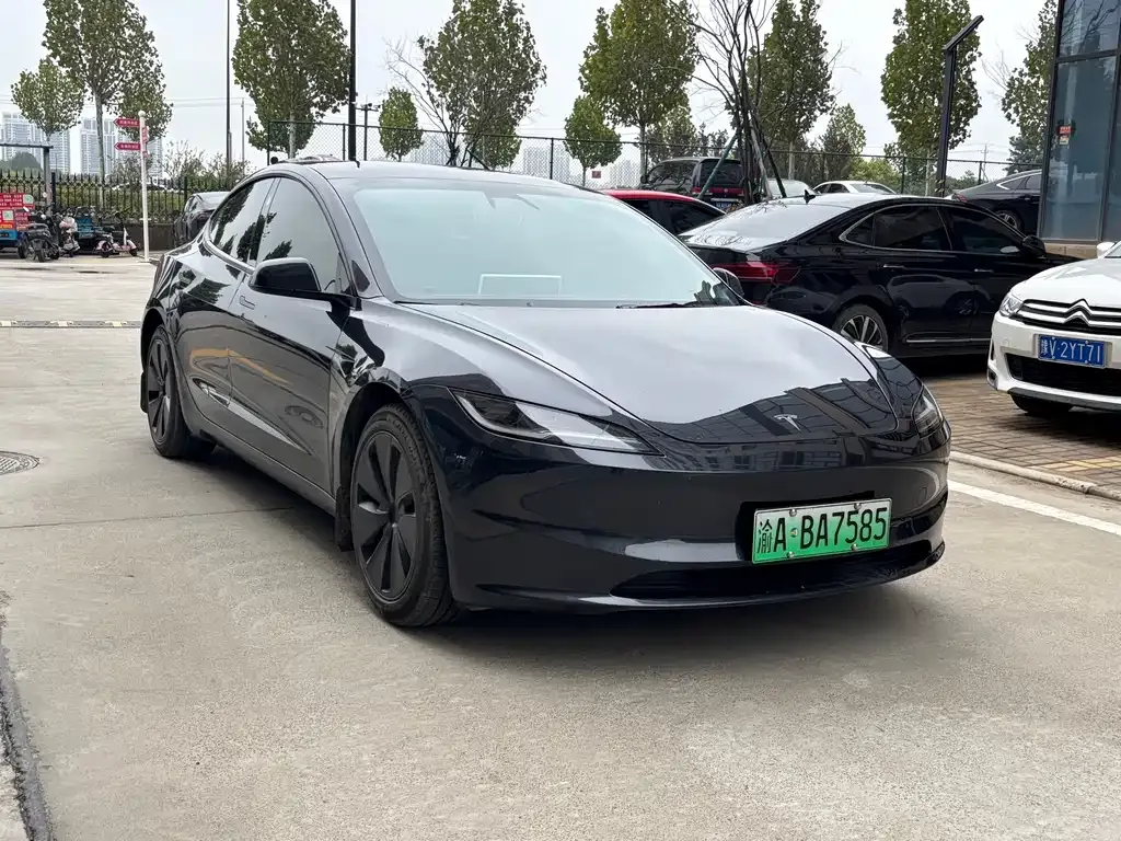 Tesla Model 3 — фото 3
