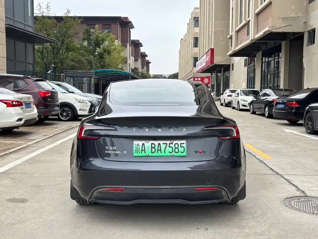 Tesla Model 3 — фото 8