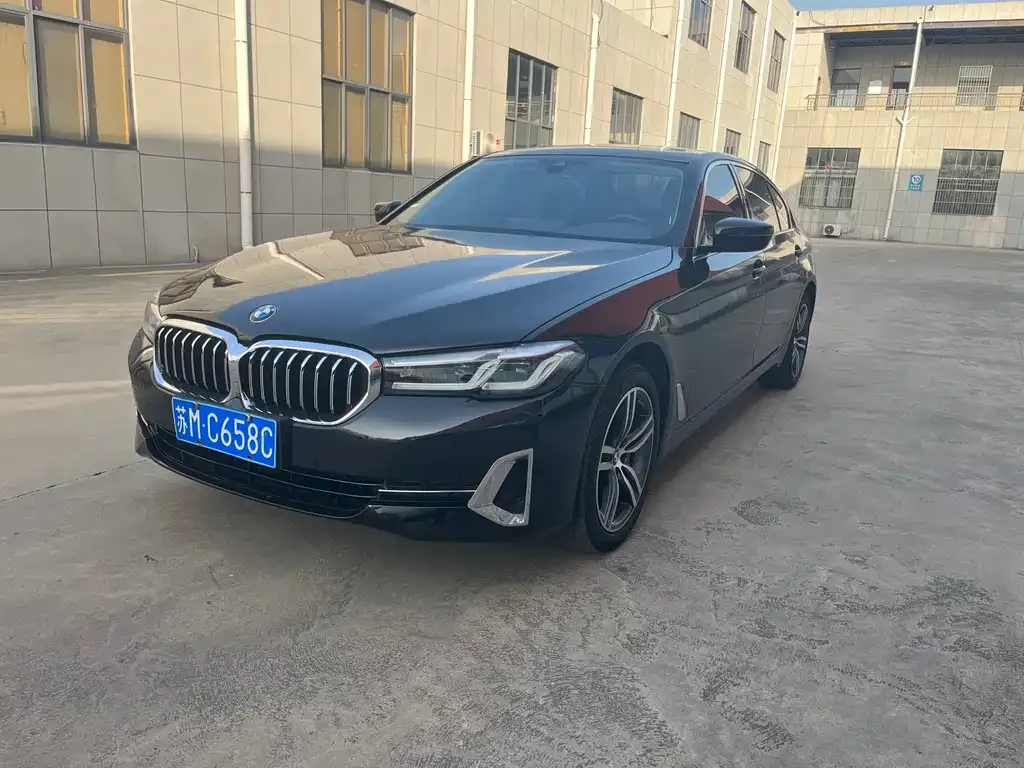 BMW 5 Series — фото 1
