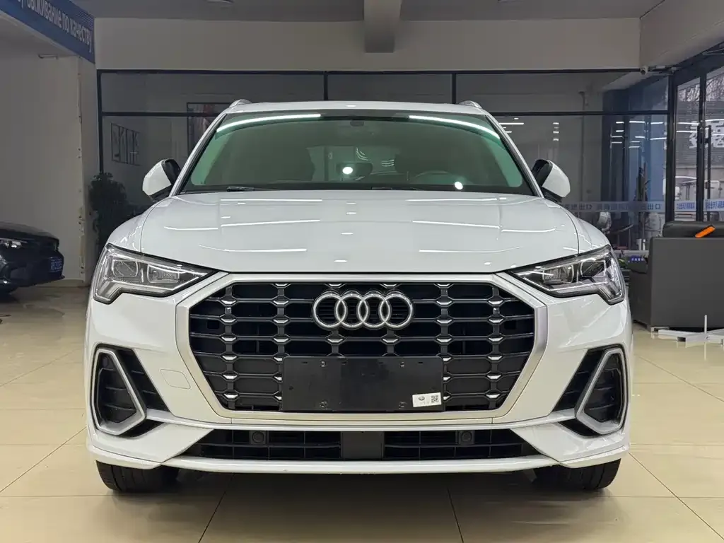Audi Q3 2021 из CN, фото 2