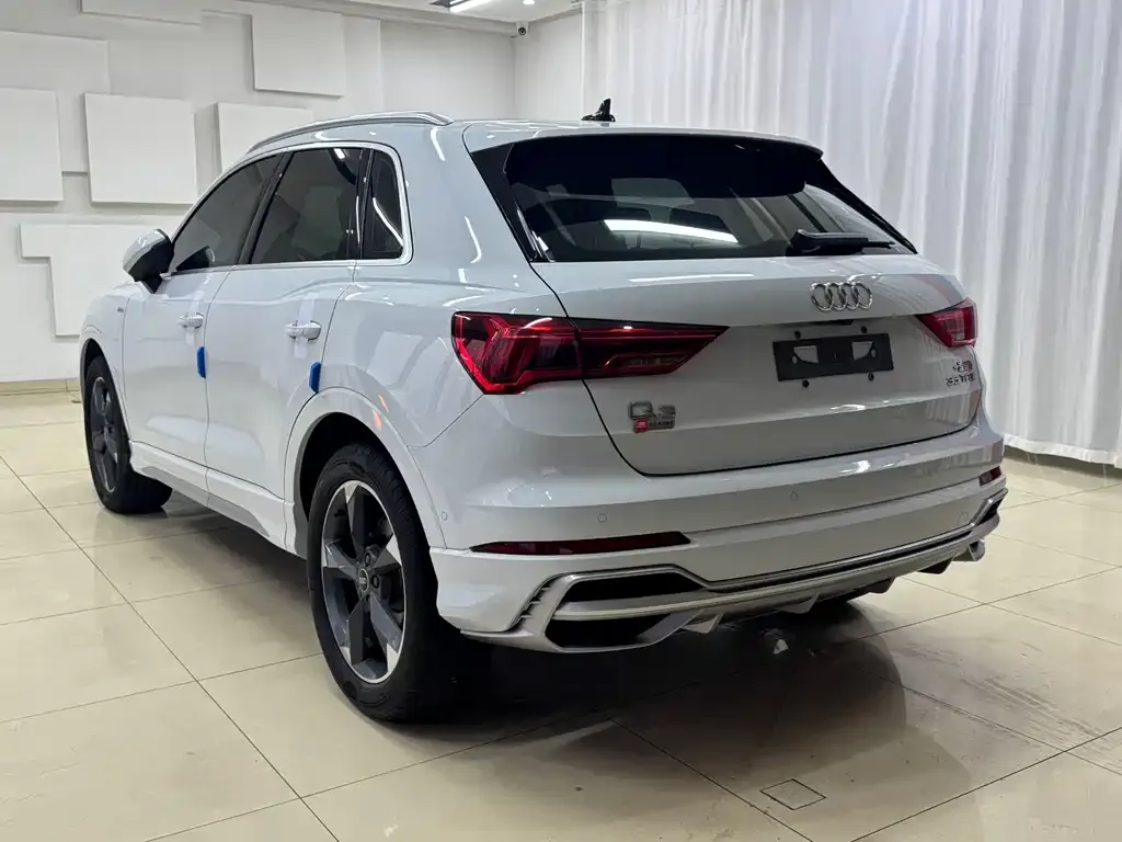 Audi Q3 2021 из CN, фото 4