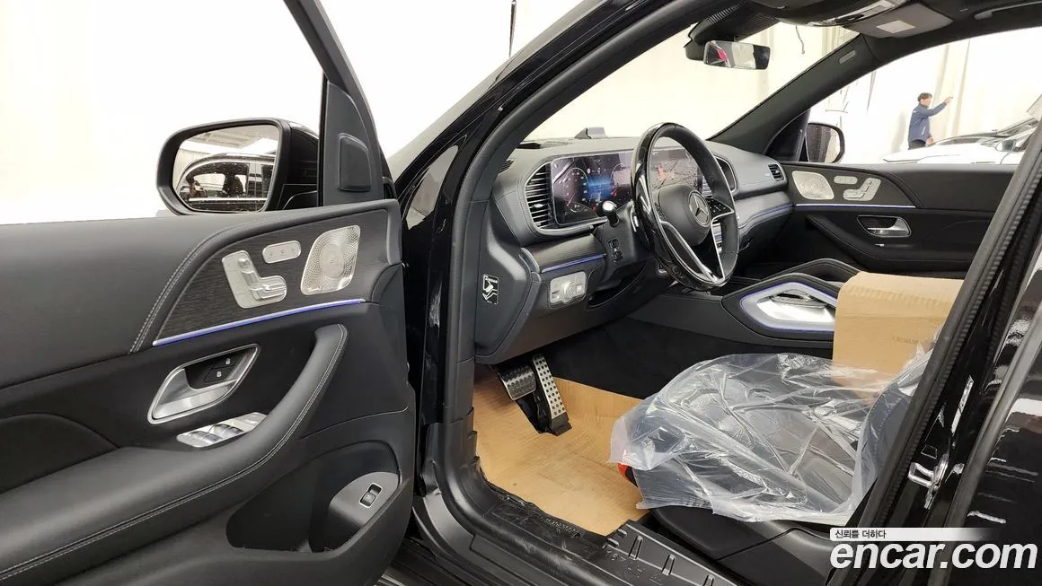 Mercedes-Benz GLS-Class — фото 10