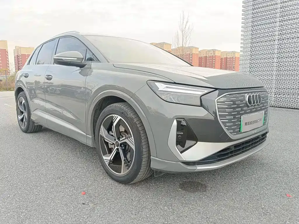 Audi Q4 e-tron — фото 3
