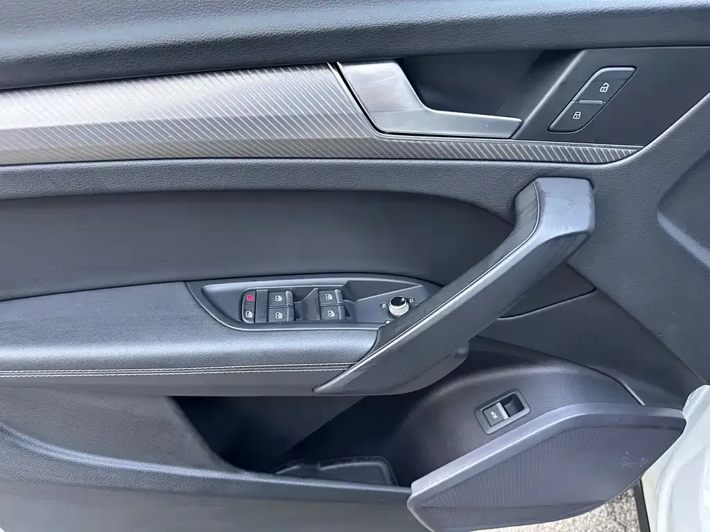 Audi Q5L 2021 из CN, фото 7