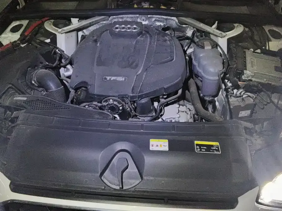 Audi A4L 2021 из CN, фото 10