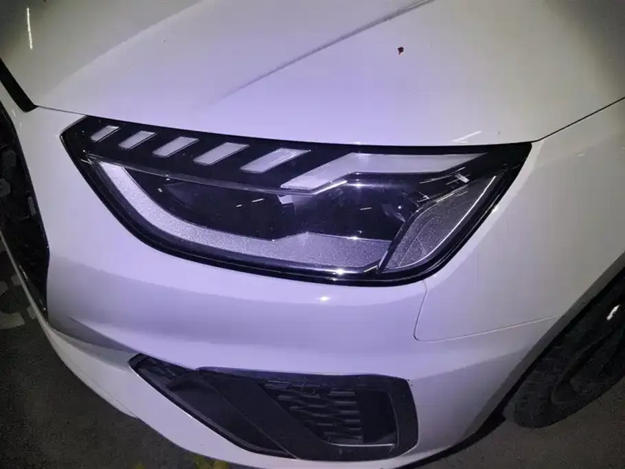 Audi A4L 2021 из CN, фото 5