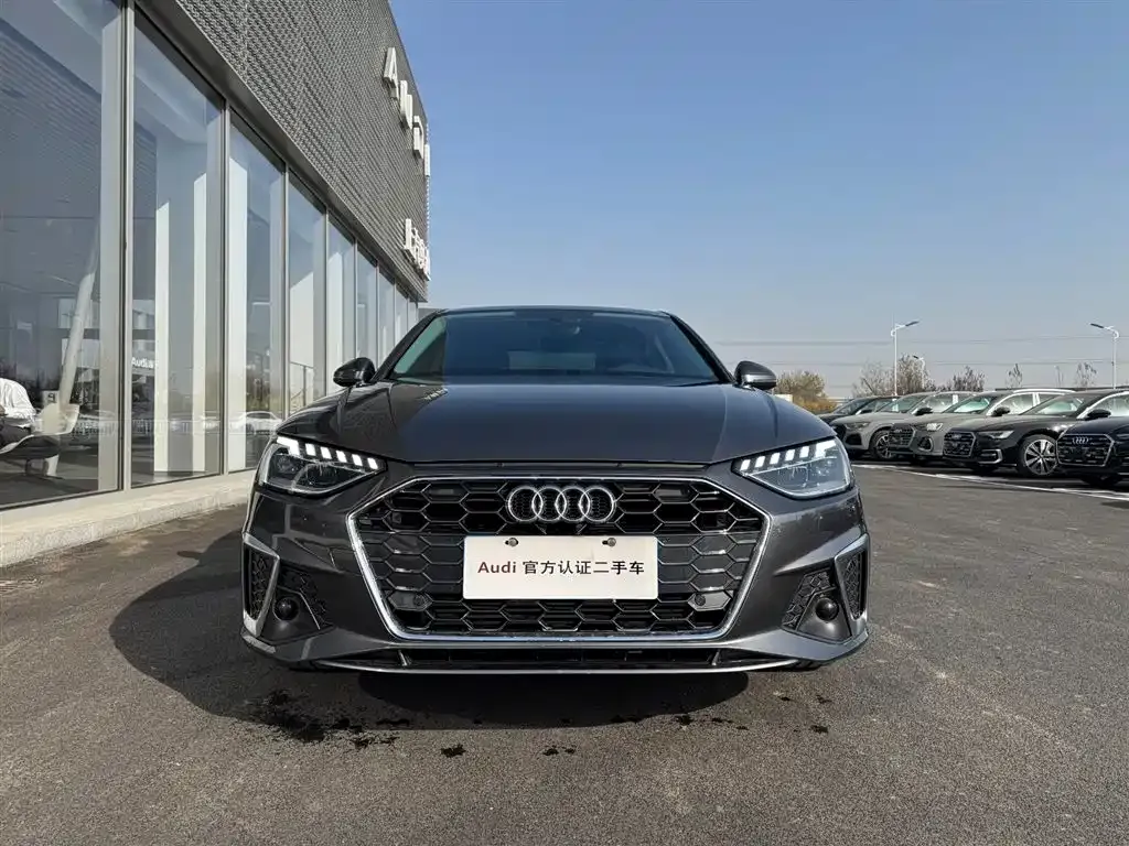 Audi A4L 2023 из CN, фото 2