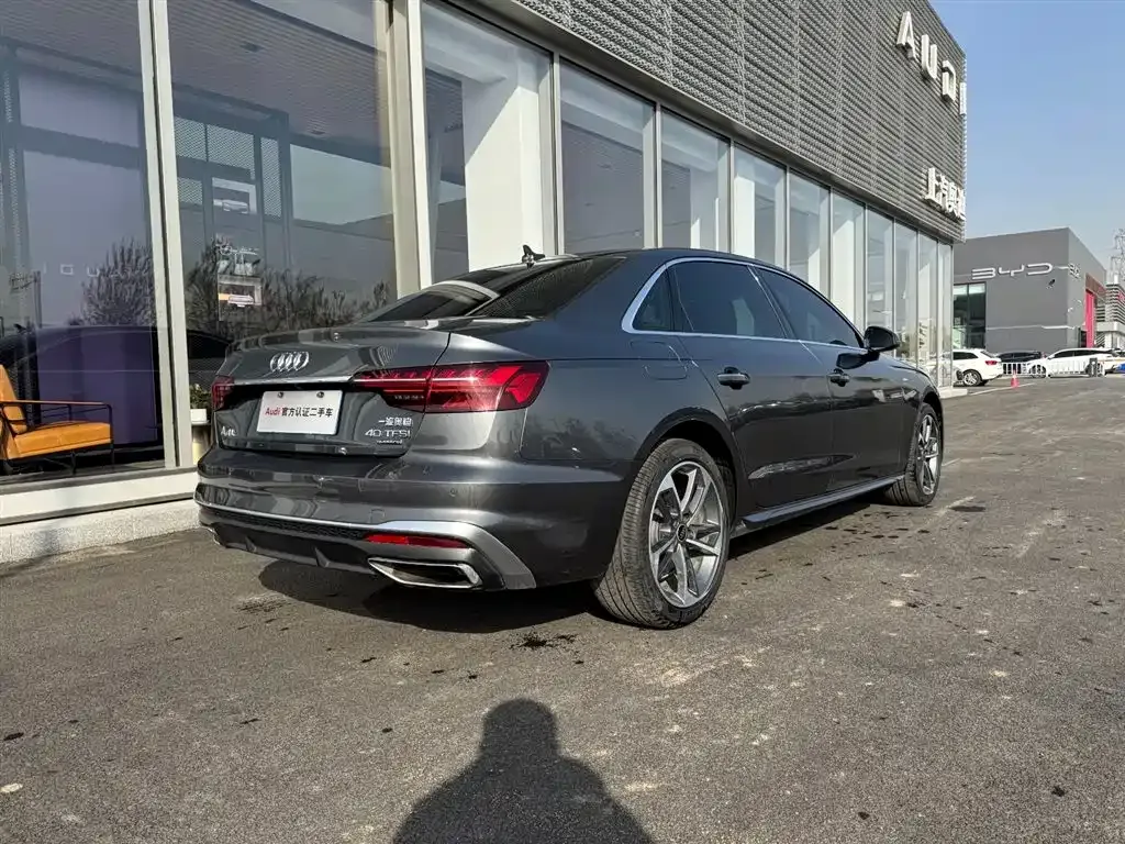 Audi A4L 2023 из CN, фото 6