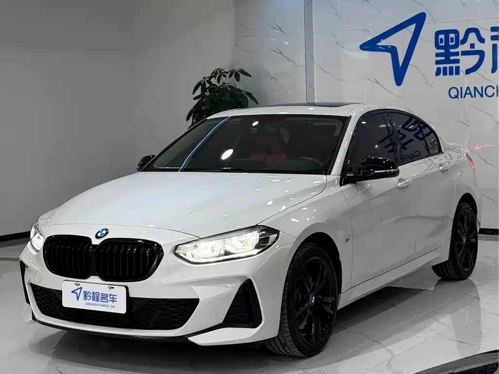 BMW 1 Series 2023 из CN, фото 1