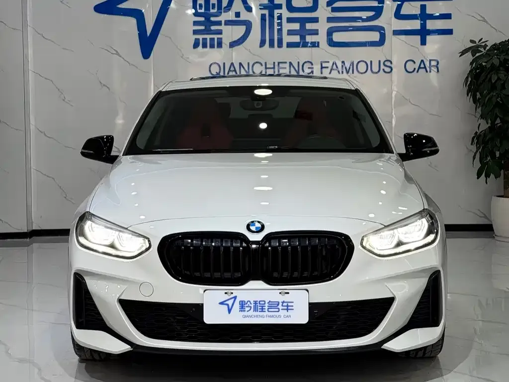 BMW 1 Series 2023 из CN, фото 2