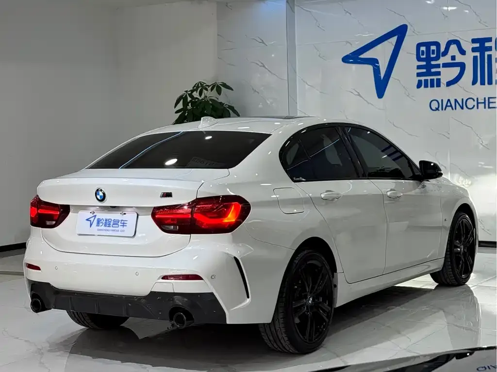 BMW 1 Series 2023 из CN, фото 9