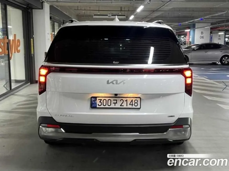 Kia Carnival — фото 5