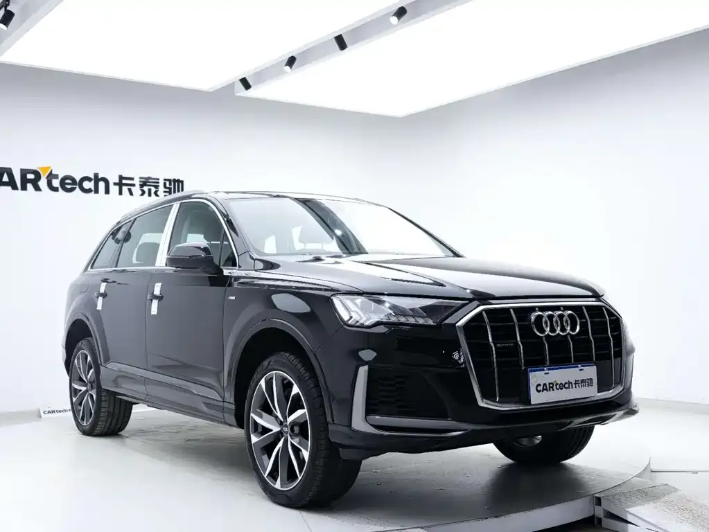 Audi Q7 — фото 7