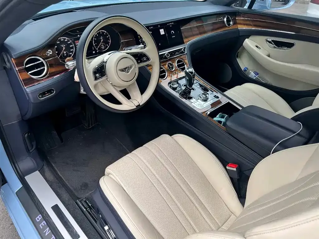 Bentley Continental 2021 из CN, фото 6