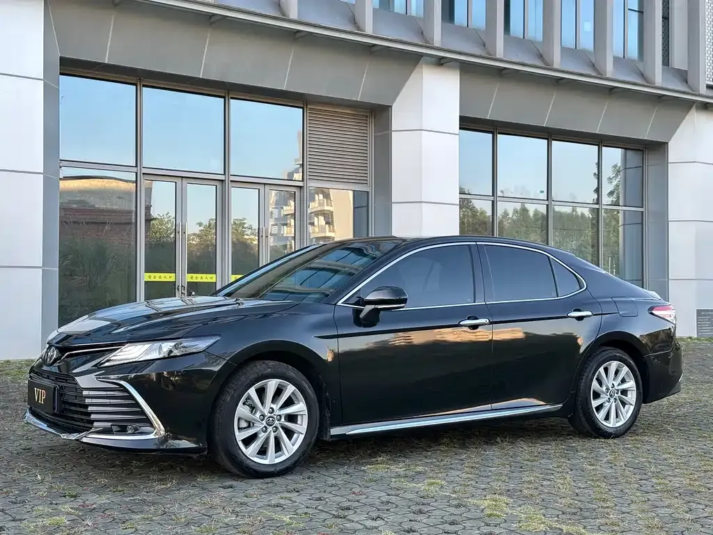 Toyota Camry 2023 из CN, фото 1