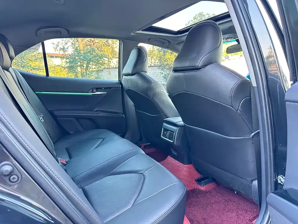 Toyota Camry 2023 из CN, фото 8
