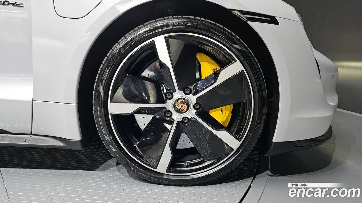 Porsche Taycan 2021 из KR, фото 5