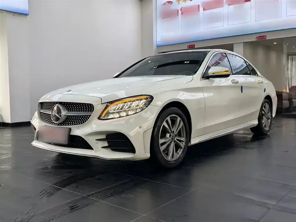 Mercedes-Benz C-Class — фото 1
