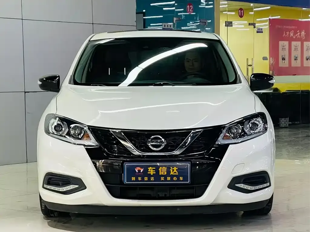 Nissan Tiida 2022 из CN, фото 2