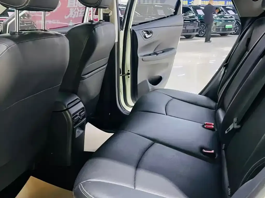 Nissan Tiida 2022 из CN, фото 8