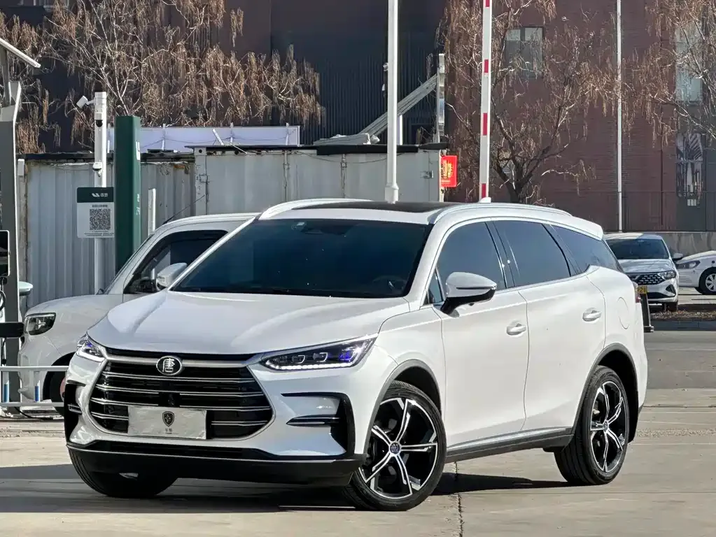 BYD Tang New Energy — фото 1
