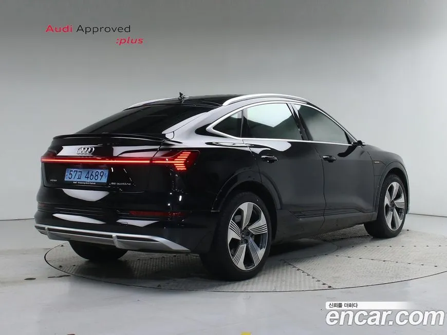Audi e-tron 2023 из KR, фото 2