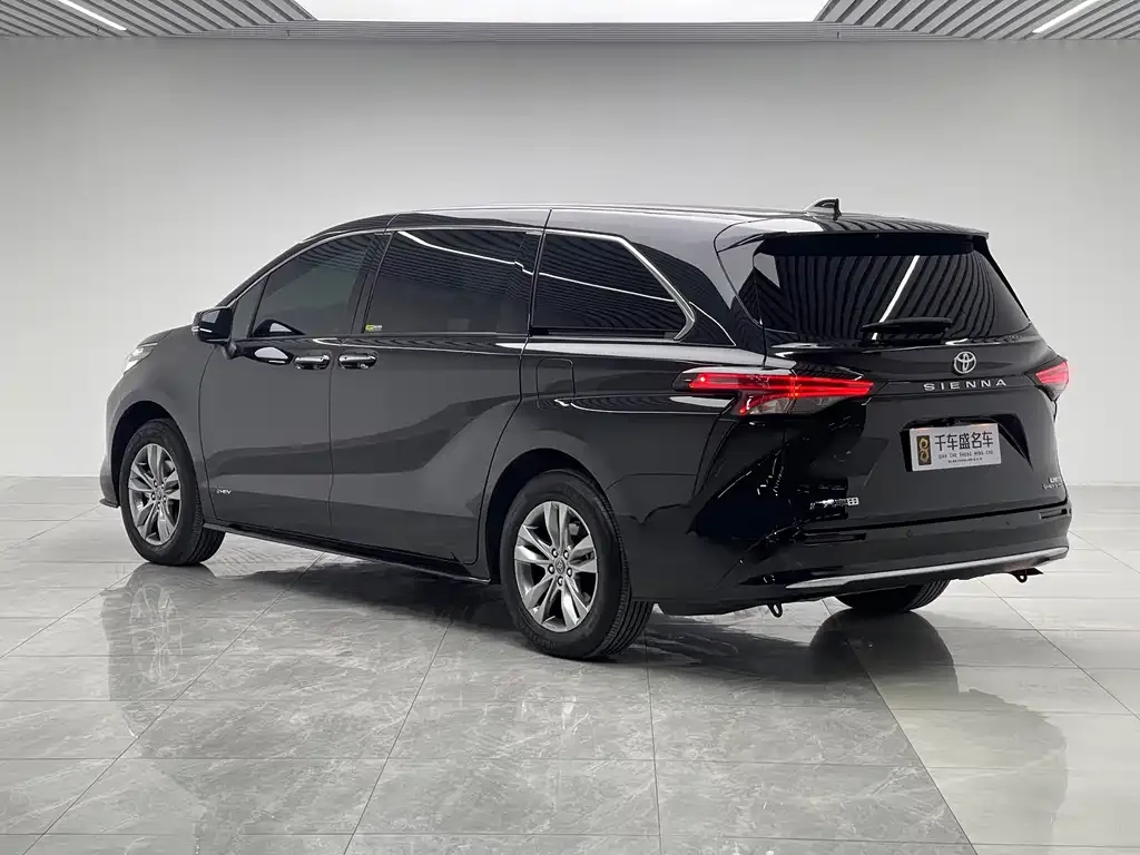 Toyota Sienna 2025 из CN, фото 4